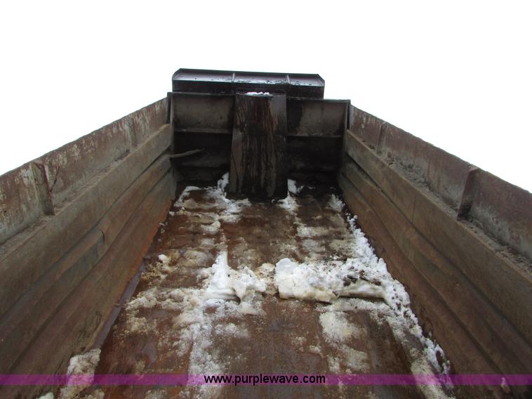 image for item I6552 1993 Freightliner FLD112 dump truck