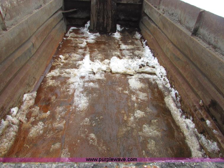 image for item I6552 1993 Freightliner FLD112 dump truck