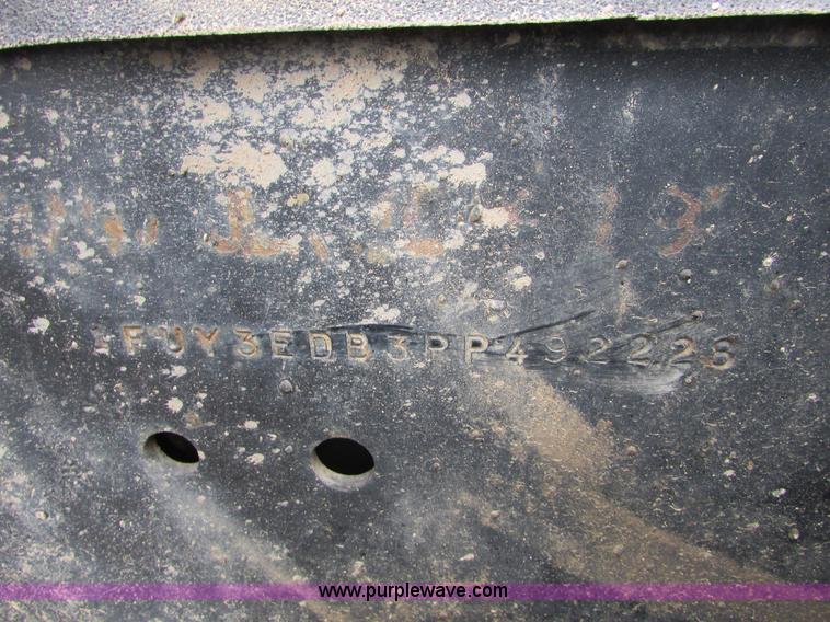 image for item I6552 1993 Freightliner FLD112 dump truck