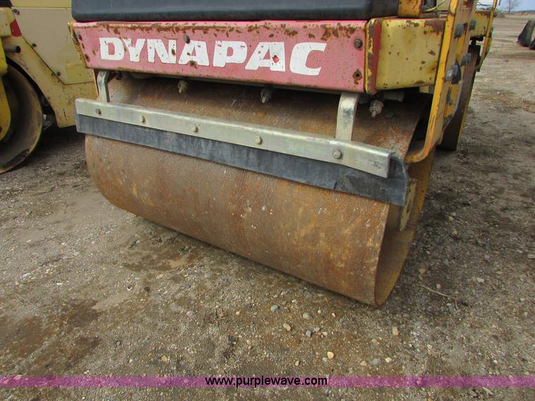 image for item I6554 1995 Dynapac CC122 double drum vibratory roller