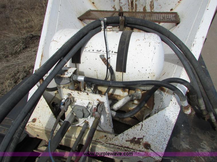 image for item I6558 1994 Red River LB237 live bottom trailer