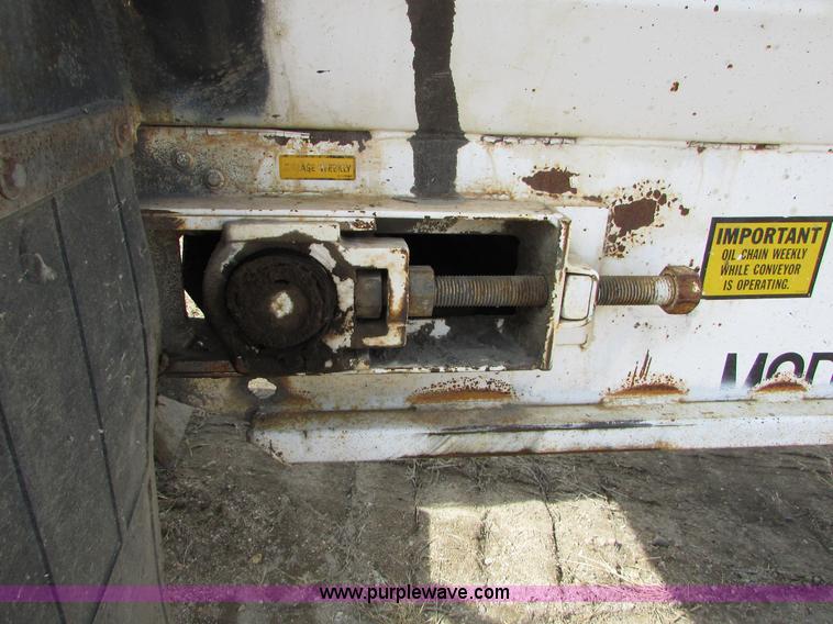 image for item I6558 1994 Red River LB237 live bottom trailer