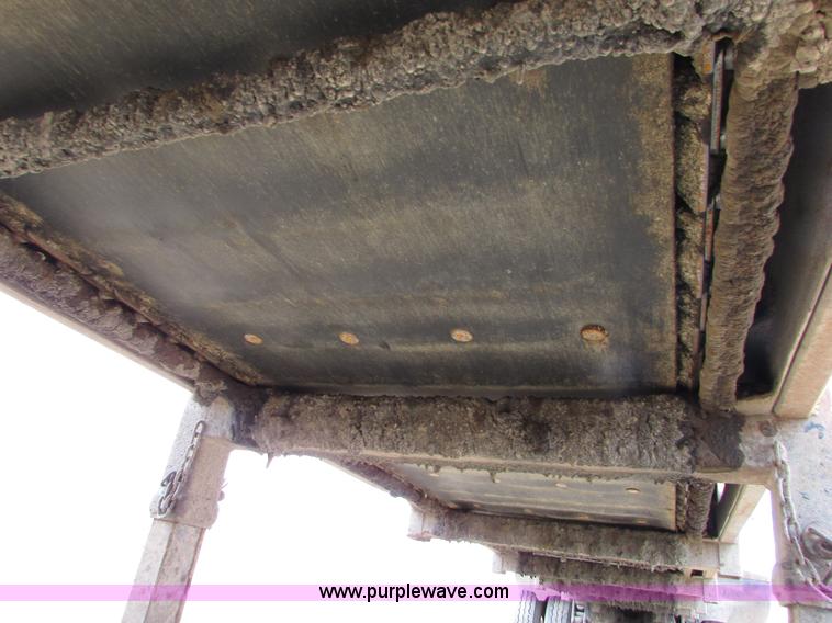 image for item I6558 1994 Red River LB237 live bottom trailer