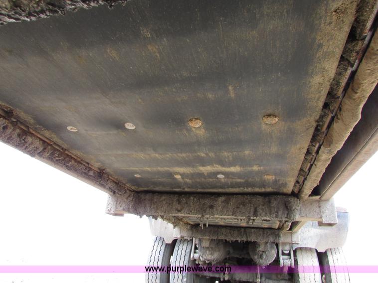 image for item I6558 1994 Red River LB237 live bottom trailer