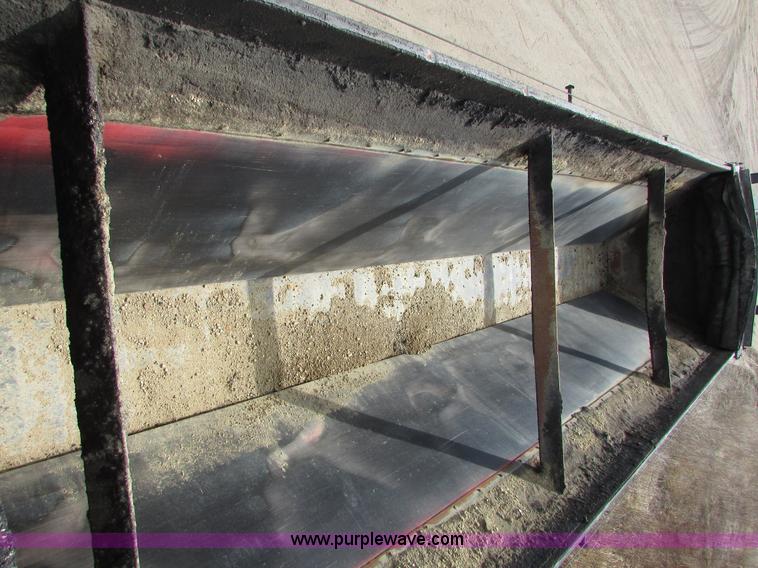 image for item I6558 1994 Red River LB237 live bottom trailer