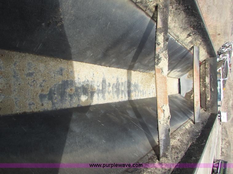 image for item I6558 1994 Red River LB237 live bottom trailer