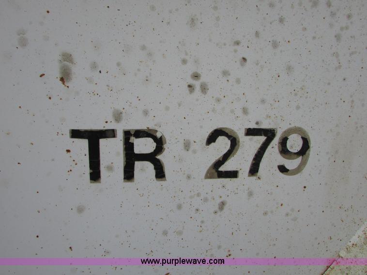 image for item I6558 1994 Red River LB237 live bottom trailer