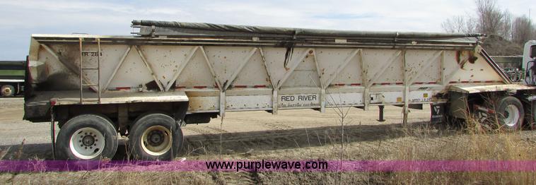 image for item I6559 1994 Red River LB237 live bottom trailer