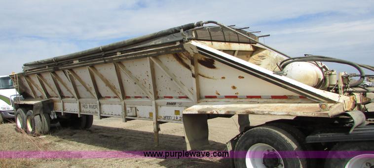 image for item I6559 1994 Red River LB237 live bottom trailer