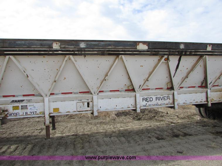 image for item I6559 1994 Red River LB237 live bottom trailer