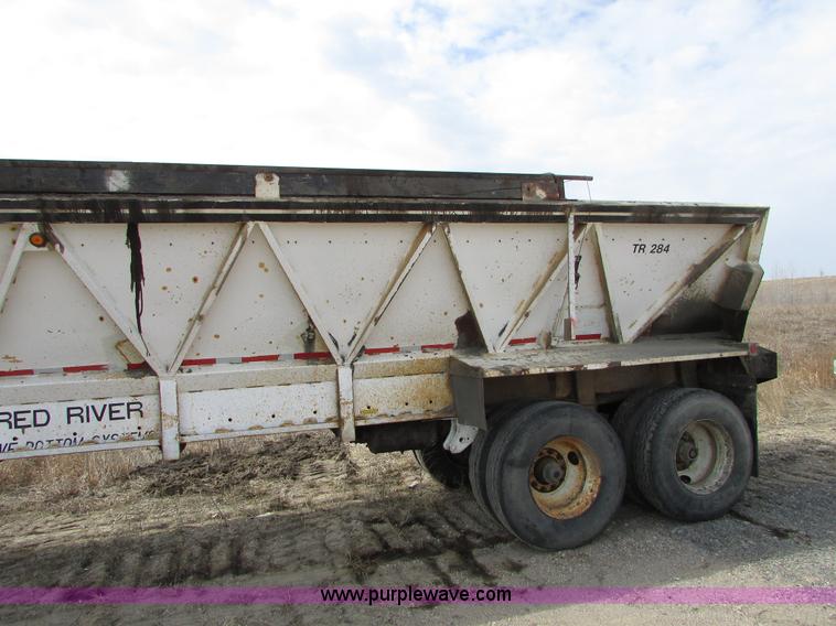 image for item I6559 1994 Red River LB237 live bottom trailer