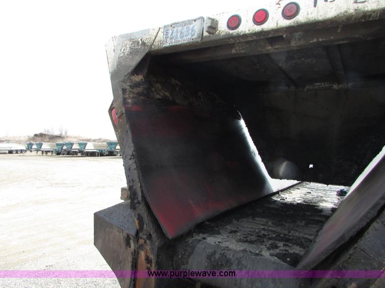 image for item I6559 1994 Red River LB237 live bottom trailer