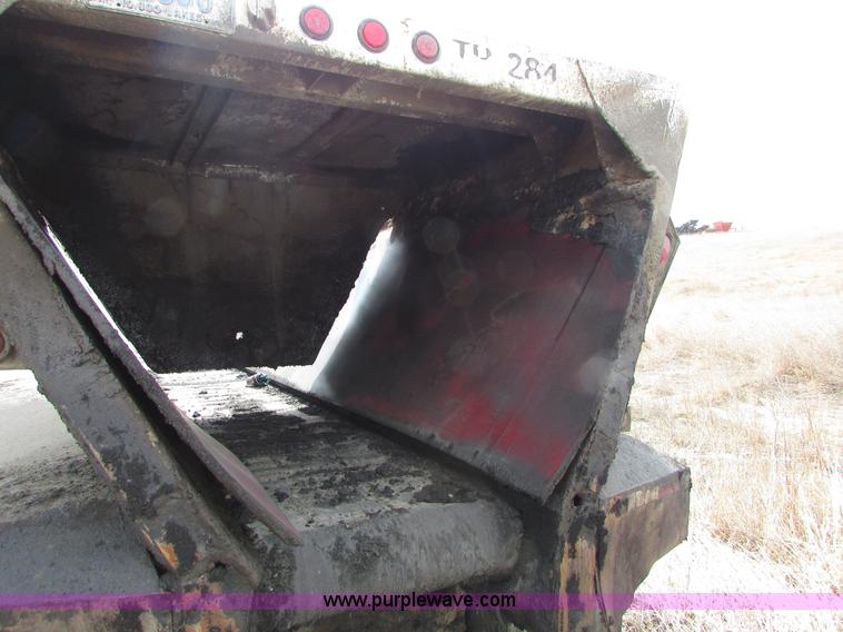 image for item I6559 1994 Red River LB237 live bottom trailer