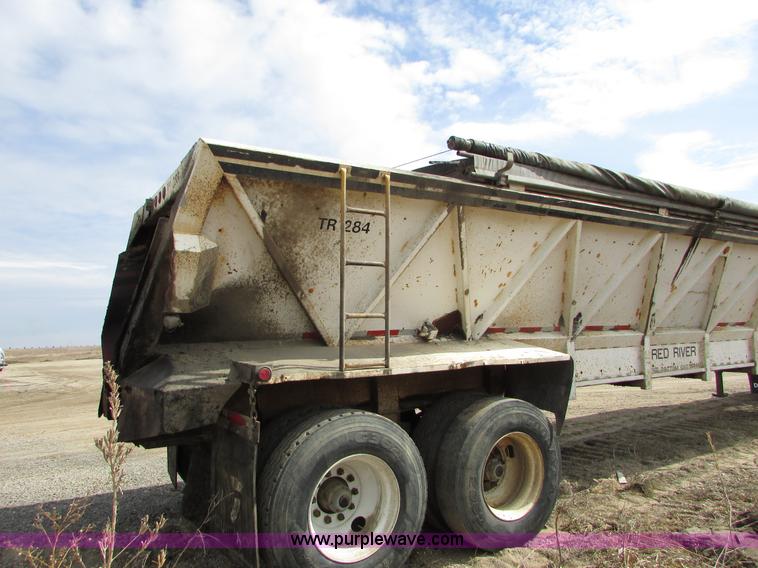 image for item I6559 1994 Red River LB237 live bottom trailer