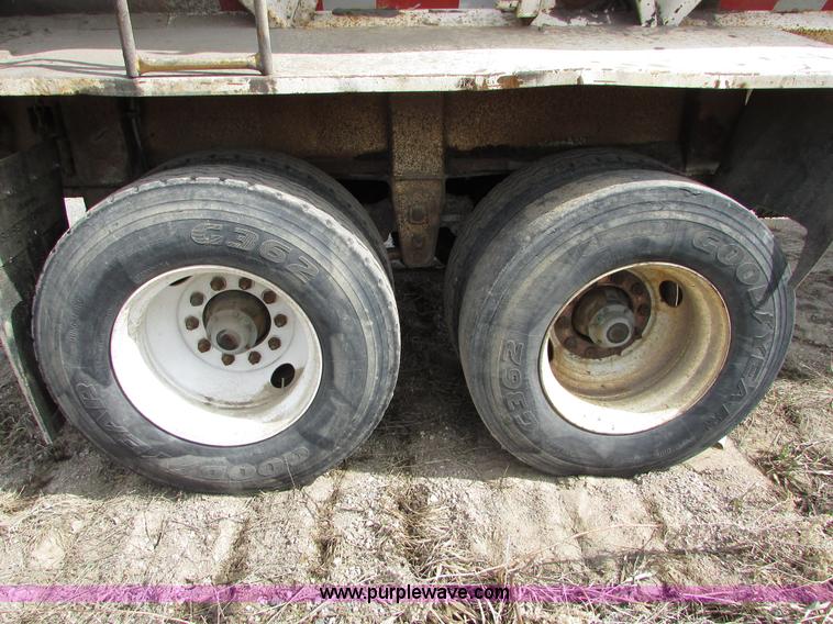 image for item I6559 1994 Red River LB237 live bottom trailer