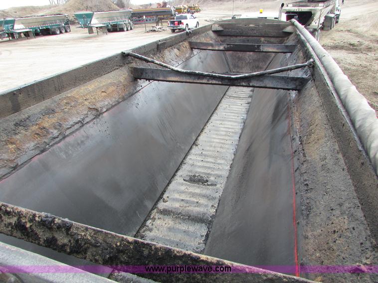 image for item I6559 1994 Red River LB237 live bottom trailer