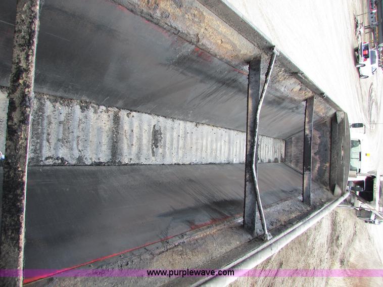 image for item I6559 1994 Red River LB237 live bottom trailer