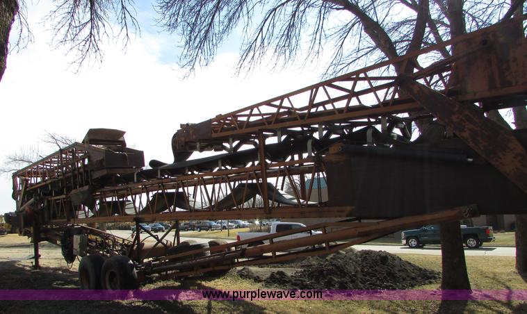 image for item I6564 Kohlberg 636-120 stacking conveyor