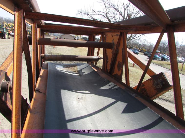 image for item I6564 Kohlberg 636-120 stacking conveyor