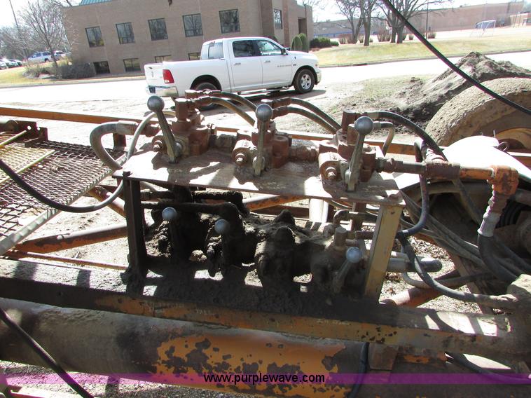 image for item I6564 Kohlberg 636-120 stacking conveyor