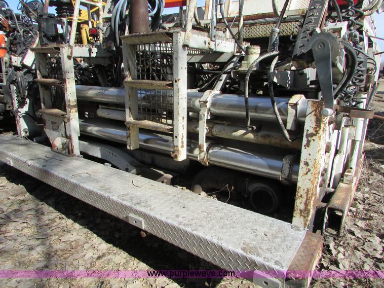 image for item I6565 Cedarapids CR551 asphalt paver