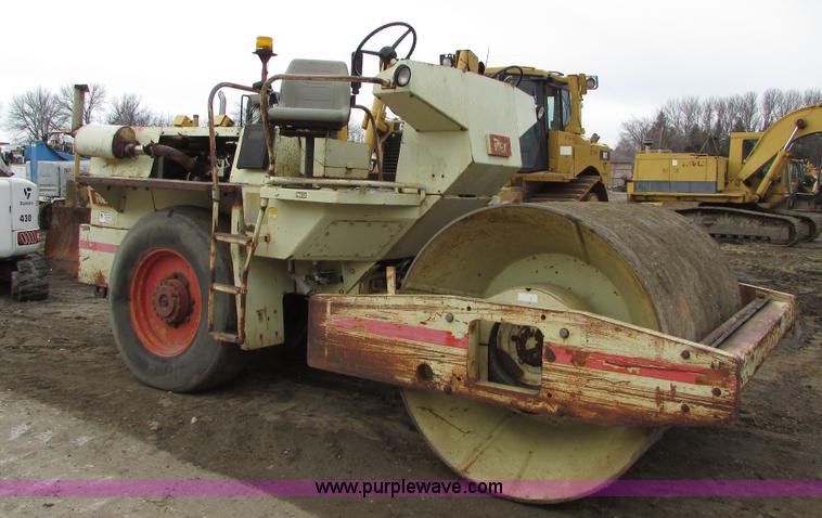 image for item I6568 Rex SP-910B single vibratory drum roller