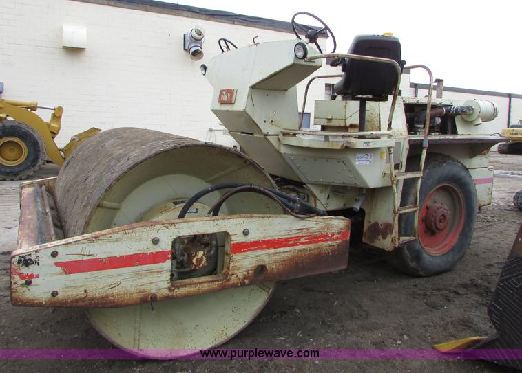 image for item I6568 Rex SP-910B single vibratory drum roller