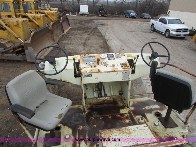 image for item I6568 Rex SP-910B single vibratory drum roller