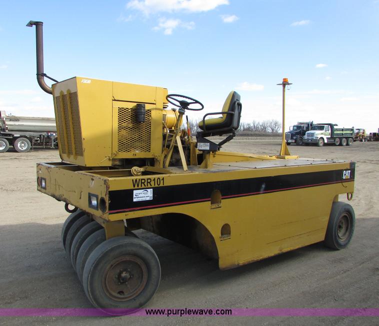 image for item I6570 Ingram 11-2700-R pneumatic roller