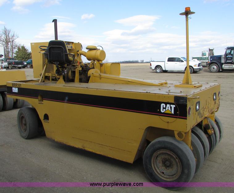 image for item I6570 Ingram 11-2700-R pneumatic roller