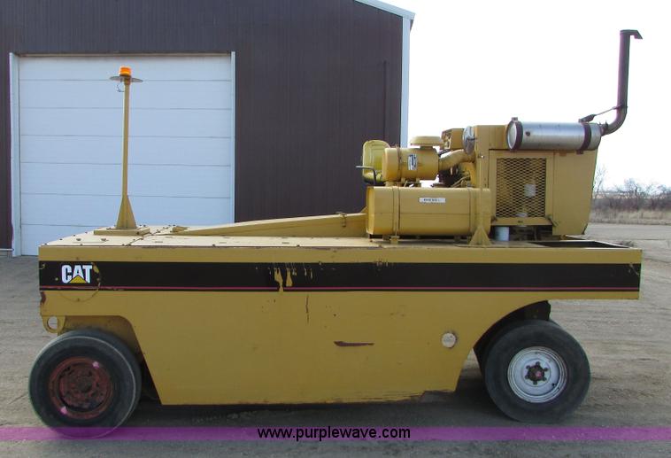 image for item I6570 Ingram 11-2700-R pneumatic roller