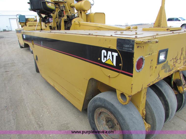 image for item I6570 Ingram 11-2700-R pneumatic roller