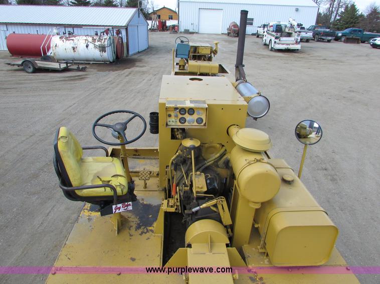 image for item I6570 Ingram 11-2700-R pneumatic roller