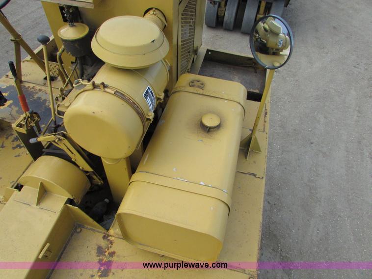 image for item I6570 Ingram 11-2700-R pneumatic roller