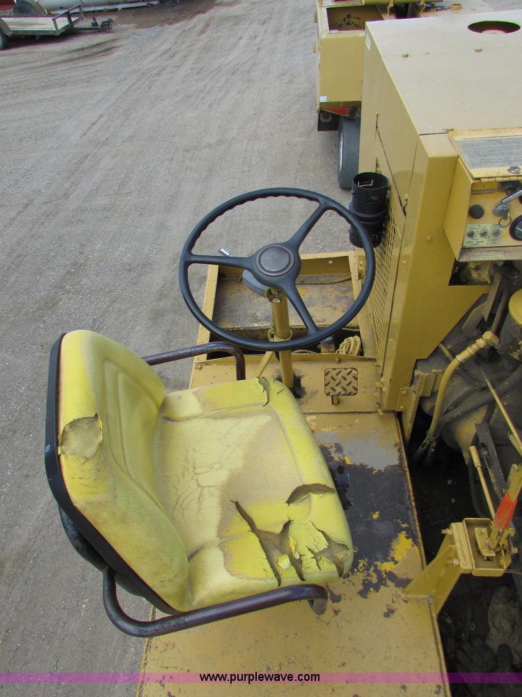 image for item I6570 Ingram 11-2700-R pneumatic roller