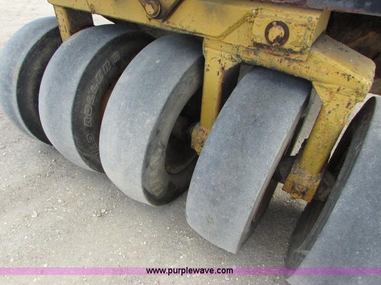 image for item I6571 Bros SP2500 pneumatic roller