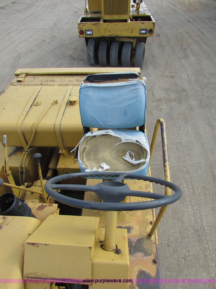 image for item I6571 Bros SP2500 pneumatic roller