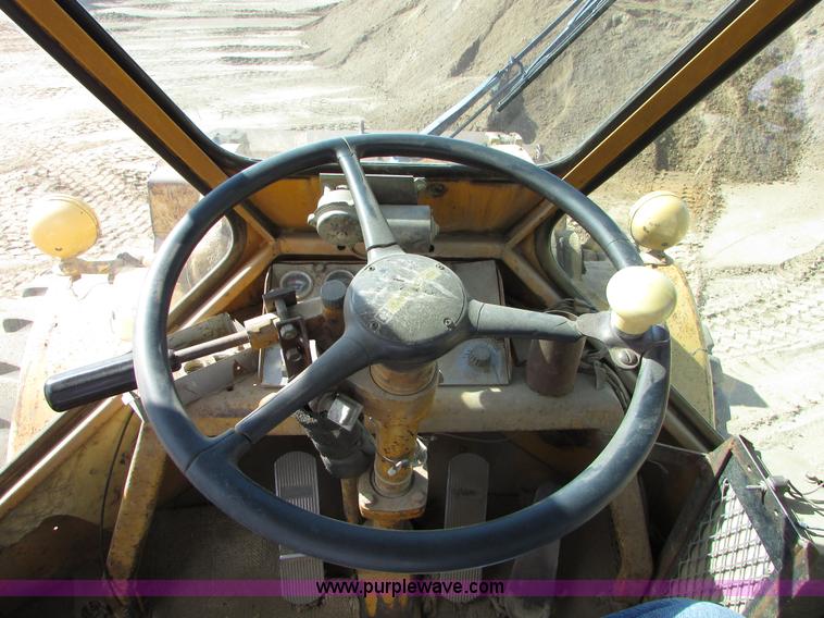 image for item I6572 1969 Caterpillar 950 wheel loader