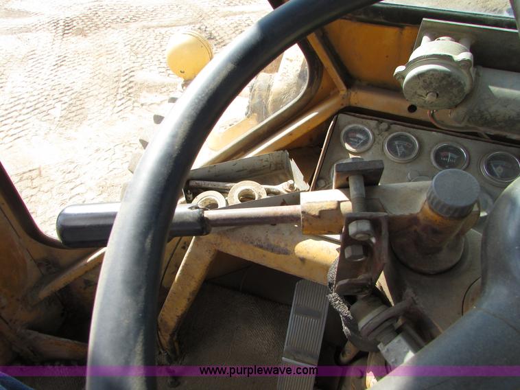 image for item I6572 1969 Caterpillar 950 wheel loader