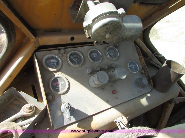 image for item I6572 1969 Caterpillar 950 wheel loader