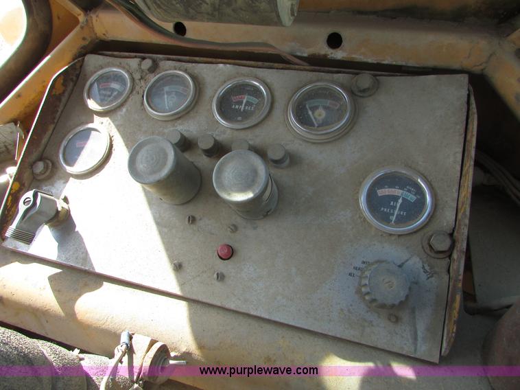 image for item I6572 1969 Caterpillar 950 wheel loader