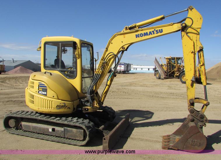 image for item I6573 Komatsu PC40MRX compact excavator