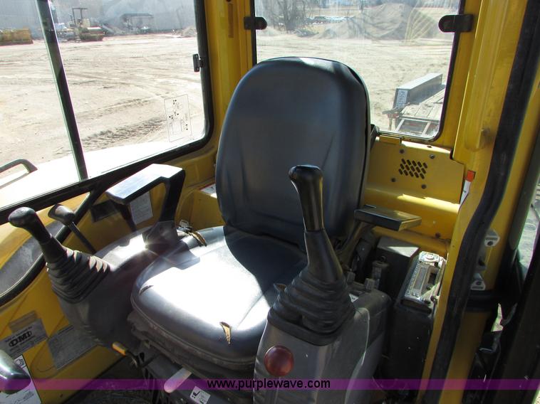 image for item I6573 Komatsu PC40MRX compact excavator