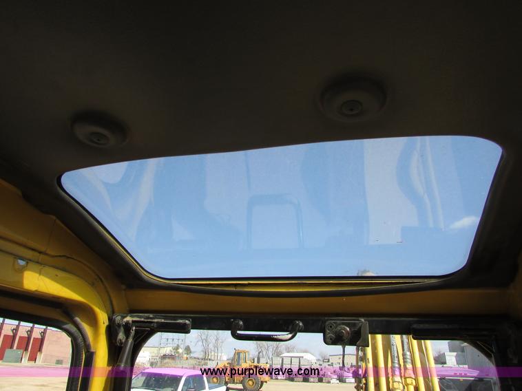 image for item I6573 Komatsu PC40MRX compact excavator