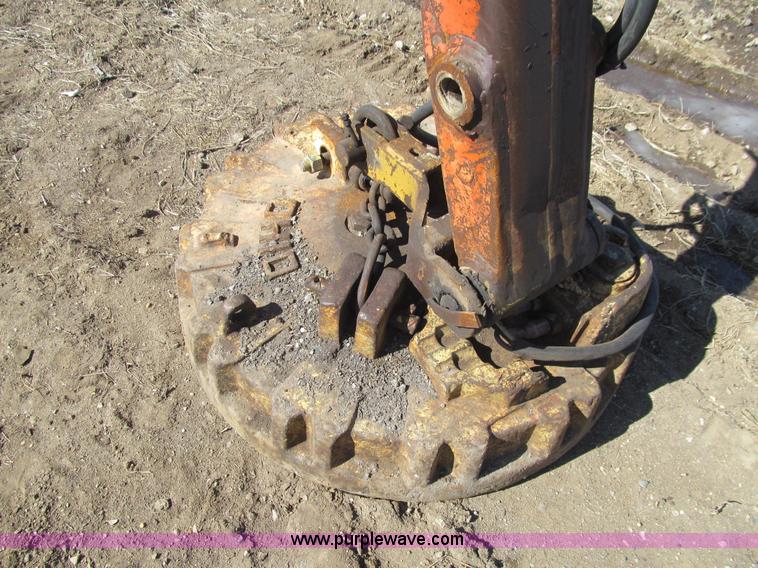 image for item J3256 Bantam C451 excavator with electromagnet