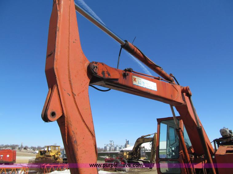 image for item J3256 Bantam C451 excavator with electromagnet