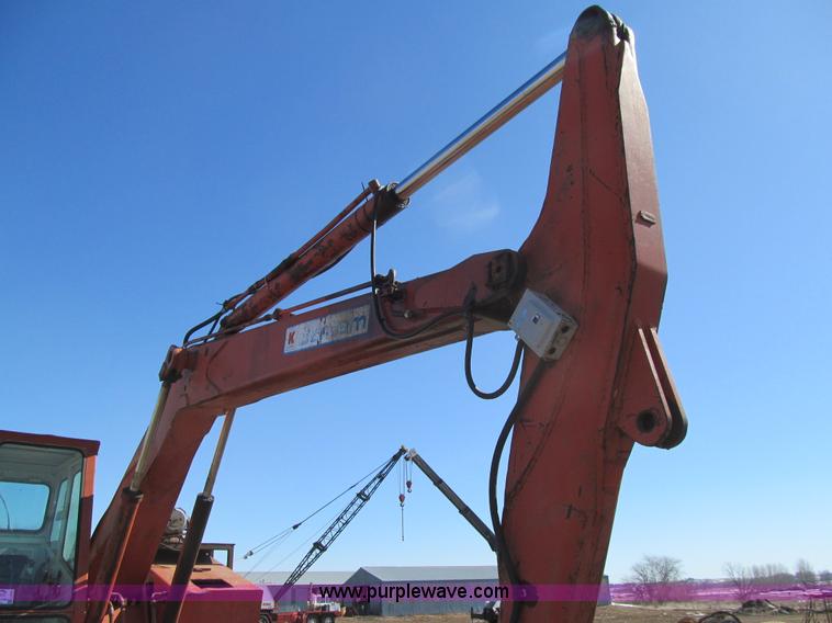 image for item J3256 Bantam C451 excavator with electromagnet