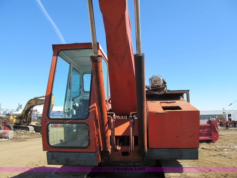 image for item J3256 Bantam C451 excavator with electromagnet
