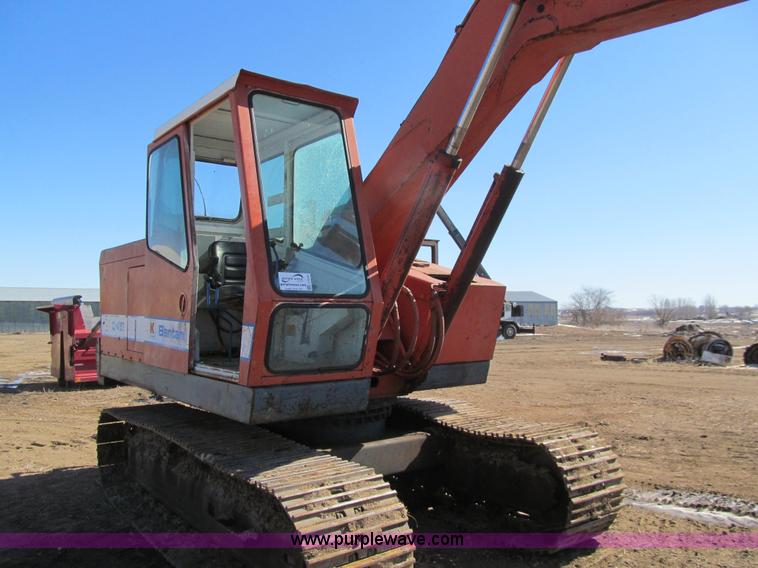 image for item J3256 Bantam C451 excavator with electromagnet