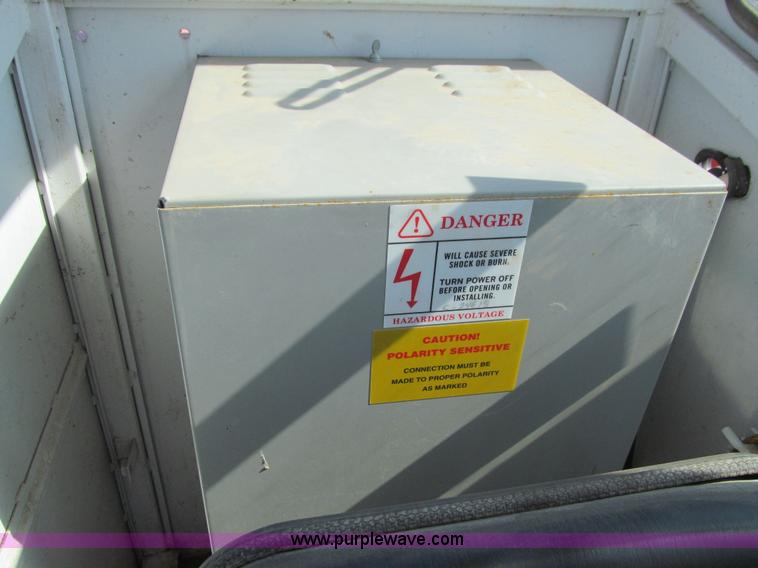 image for item J3256 Bantam C451 excavator with electromagnet